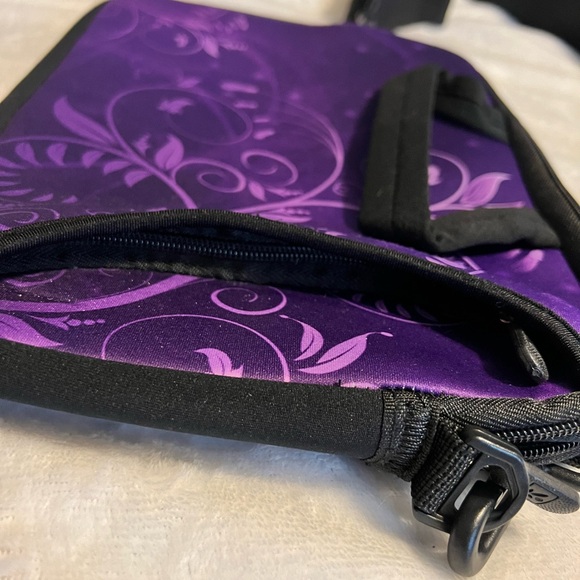 8x10 inch purple neoprene tablet case with padded shoulder strap - Picture 6 of 11